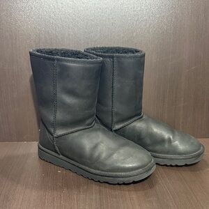 UGG Classic Short Boots Black – Women’s Size 8